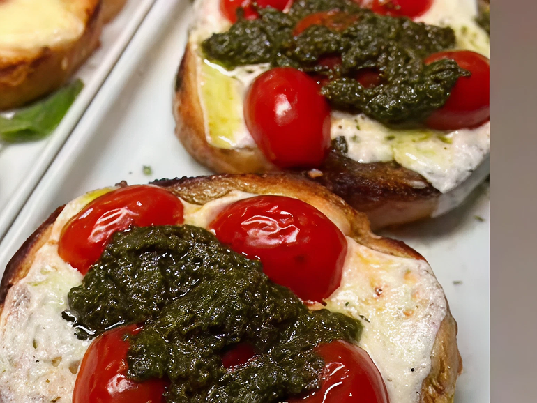 Crostini di Pesto